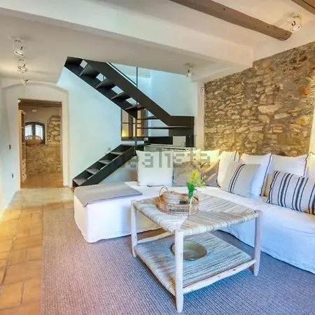 18th-century Stone House With Pool & Castle Views Vil·la